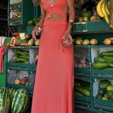 Bianca – Vestido con Diseño Audaz y Escote Profundo