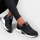 Kristýna: Zapatillas urbanas elegantes para tu comodidad