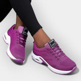 Kristýna: Zapatillas urbanas elegantes para tu comodidad