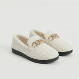 Karolína | Mocasines de peluche con cadena dorada