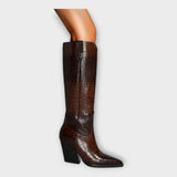 Zapatos con estampado de cocodrilo y tacón elegante