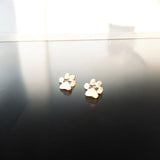 Yamira™ | Pendientes hipoalergénicos con forma de huella