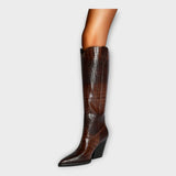 Zapatos con estampado de cocodrilo y tacón elegante