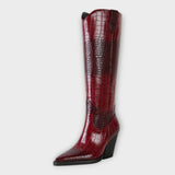 Zapatos con estampado de cocodrilo y tacón elegante