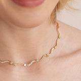 Josefína – Collar de oro con estructura orgánica.