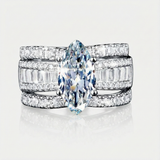 Veronika - Juego de anillos con diamantes y detalles de oro.
